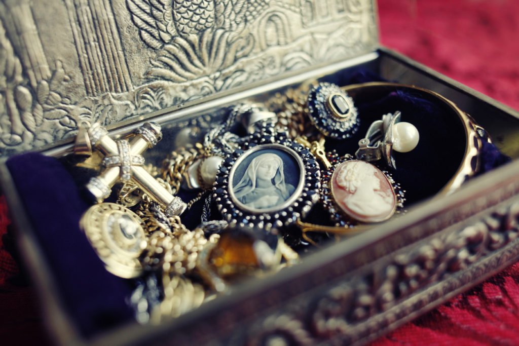 Why It’s Worth Investing In Antique Jewellery | Gatsby Jewellery