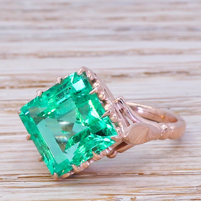 victorian 568 carat insignificant oil colombian emerald solitaire ring circa 1900