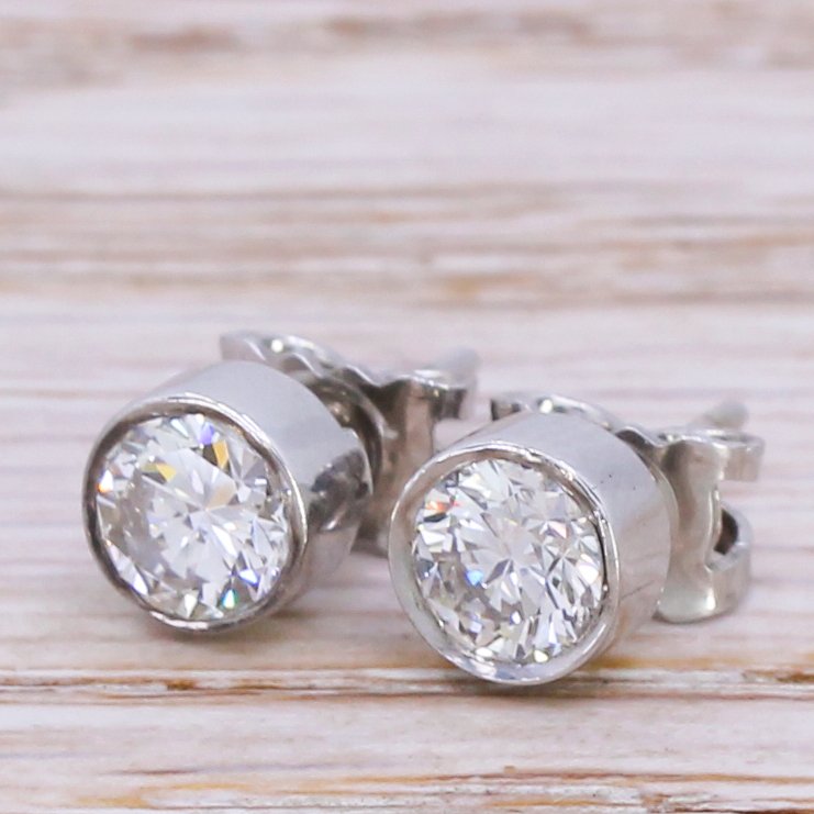 Certified Round Diamond Earrings hand-set in Platinum | 20-01000